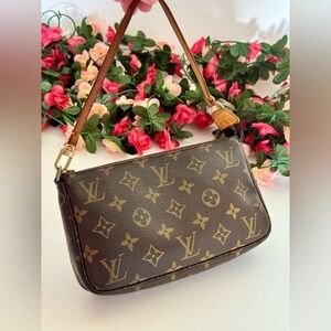 Louis Vuitton Monogram Pochette Accessories